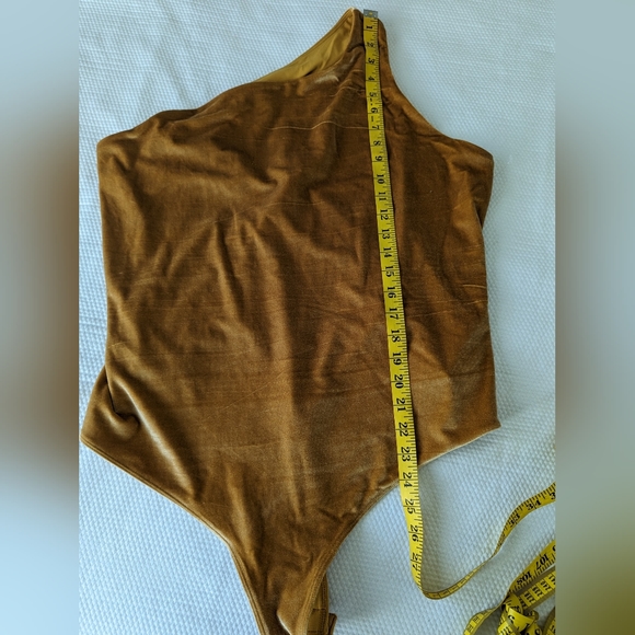 Fabletics Gigi velour bodysuit Gold Large Size 2X. - Picture 5 of 8